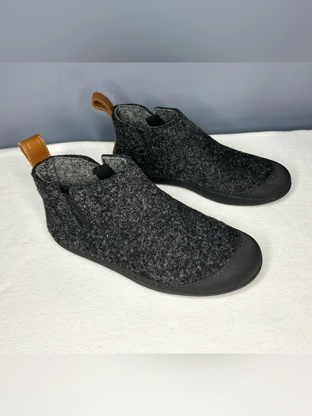 Huckberry‎ Greys Wool Outdoor Slipper Boot Mens 6 Gray Charcoal Wool Rubber Sole